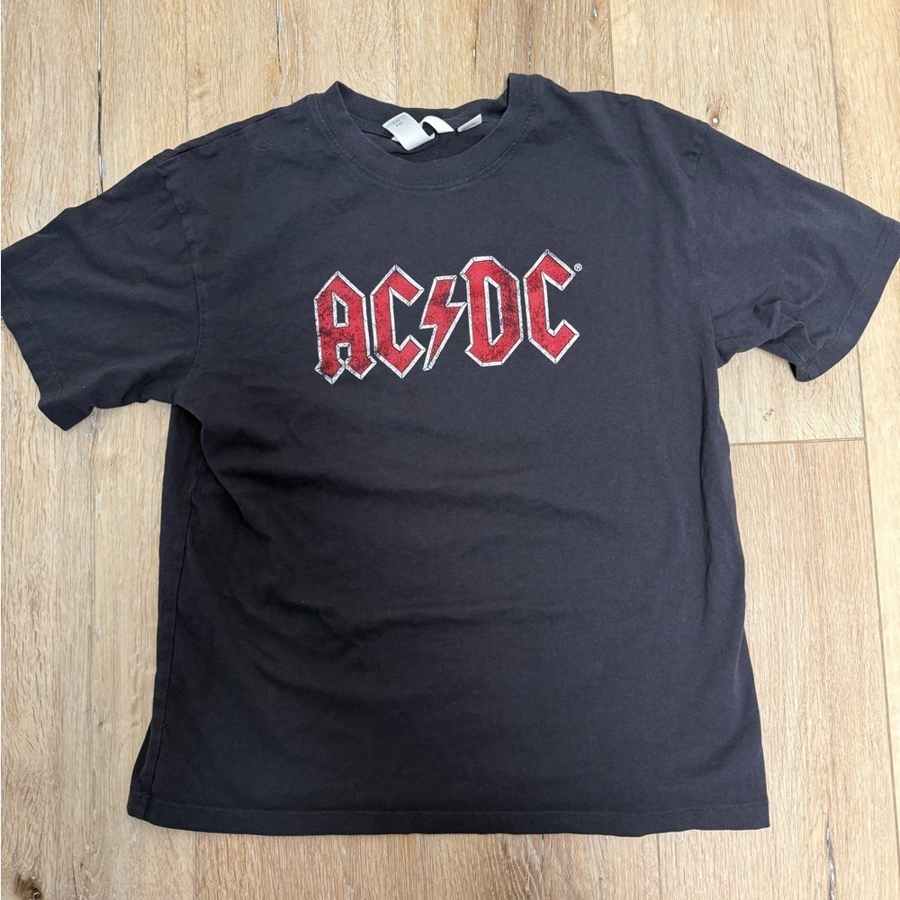 AC/DC “Back in Black World Tour 1980/81” graphic tee